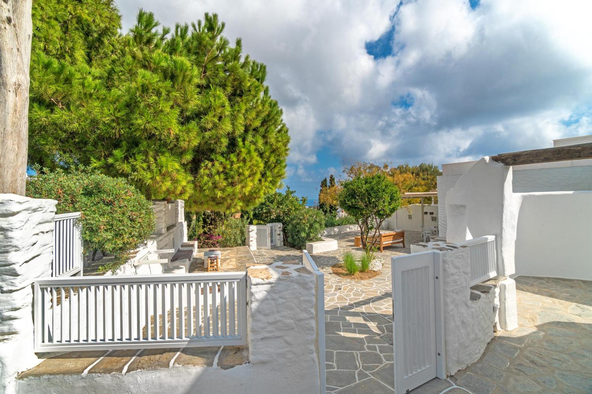 Rabagas Suites Luxury - In The Heart Of Sifnos Apollonia  Bagian luar foto